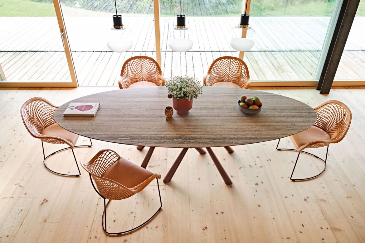Scopri la nostra proposta di tavoli e complementi d'arredo per ogni esigenza, realizzati su misura con un artigianato di alta qualità. Offriamo soluzioni dallo stile classico a quello moderno, adatte a qualsiasi ambiente della tua casa o del tuo ufficio, inclusi soggiorni, camere da letto e bagni. Visita Abitare il Tempo a Retorbido nel <script>document.currentScript.insertAdjacentHTML('afterend', '<time datetime= + new Date().toJSON() + >' + new Intl.DateTimeFormat(document.documentElement.lang, {year: 'numeric'}).format() + '</time>');</script> per trovare l'arredo perfetto, personalizzato e funzionale per i tuoi spazi.