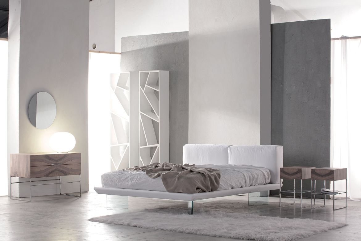 Camere da letto su misura, sia classiche che moderne, realizzate artigianalmente a Val di Nizza.